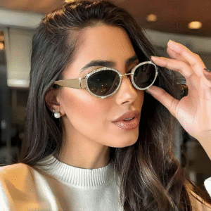 Rhinestones Trim Oval Sunglasses